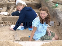 Девушки в археологической экспециции СПбГУ